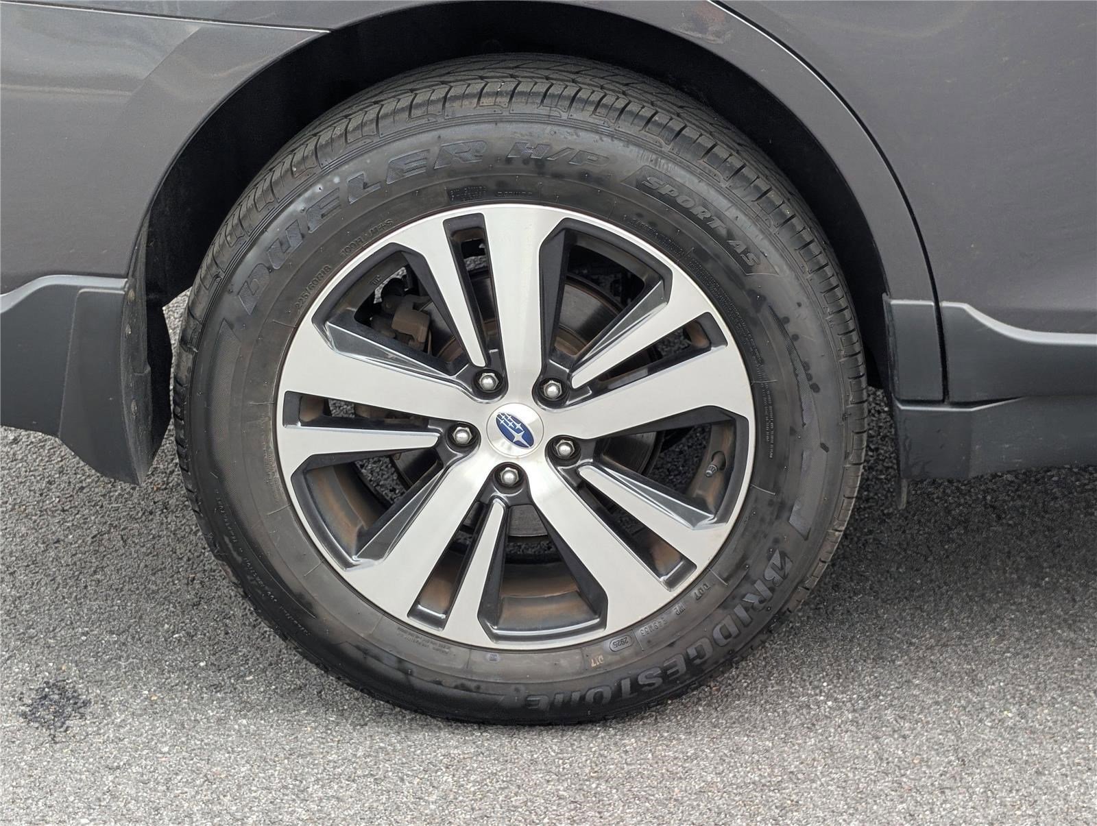 Used 2018 Subaru Outback 2.5i Limited AWD/4WD image 9