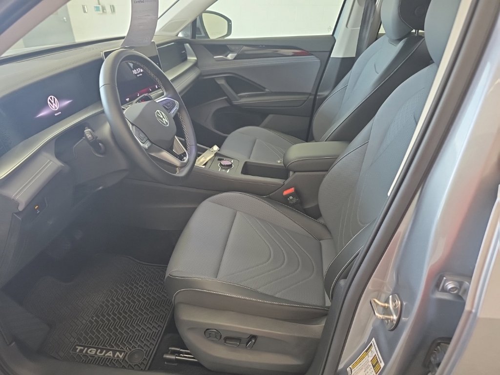 New 2026 Volkswagen Tiguan SE AWD/4WD image 29