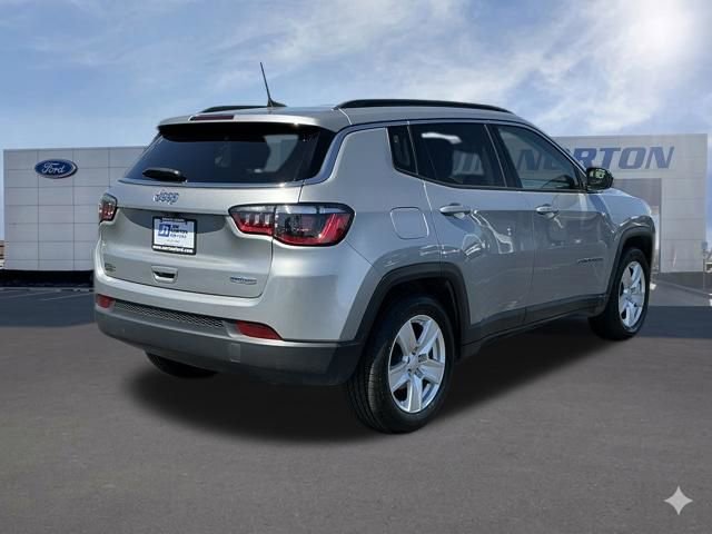 Used 2022 Jeep Compass Latitude FWD image 4