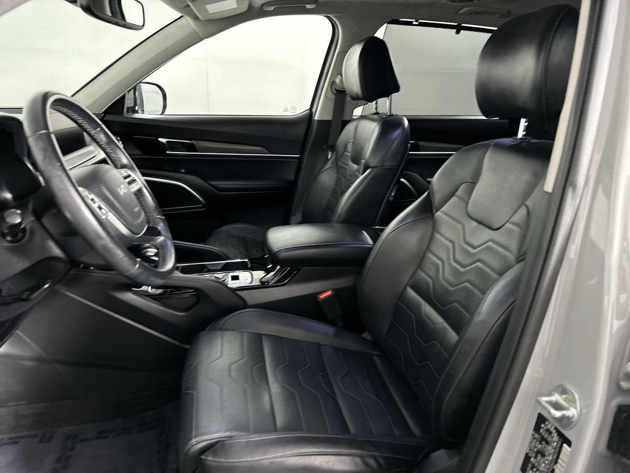 Certified 2022 Kia Telluride SX w/ SX Prestige Package AWD/4WD image 3