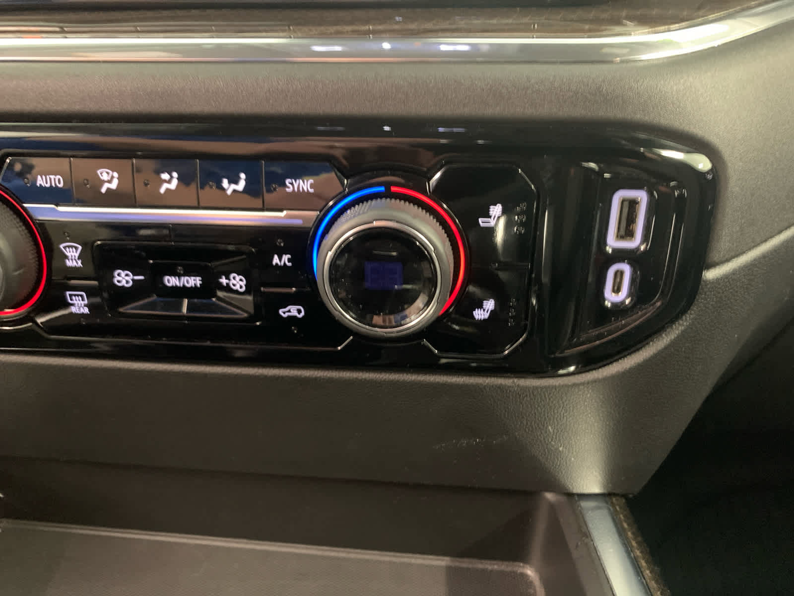 Used 2023 Chevrolet Silverado 1500 RST AWD/4WD image 30