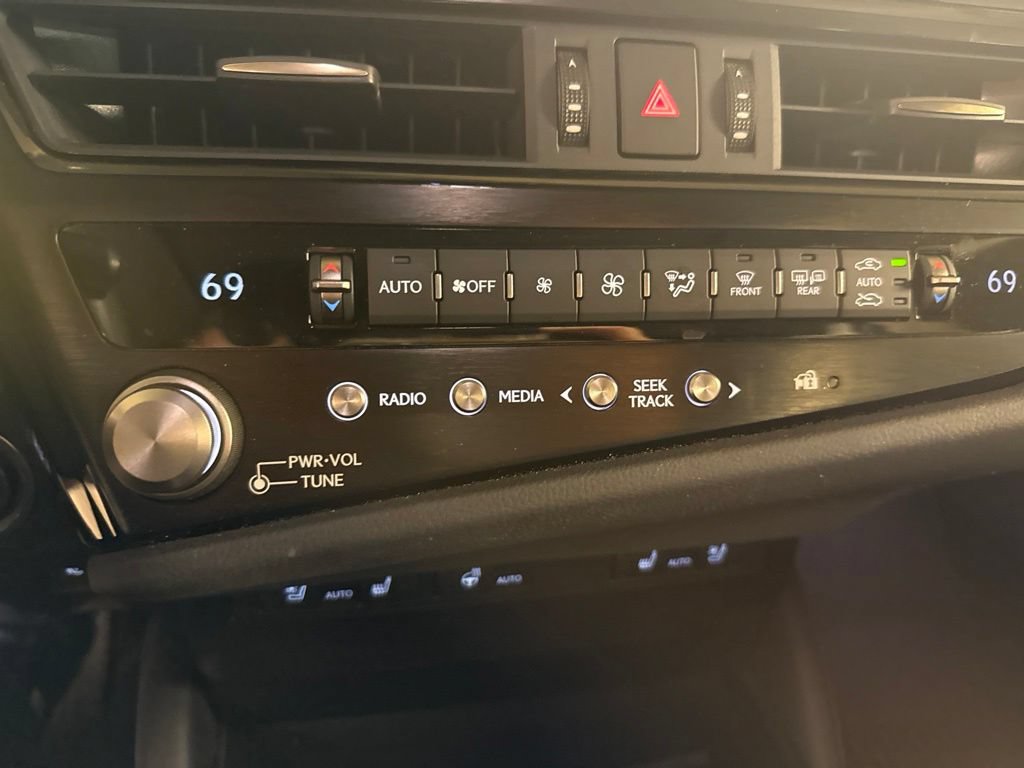 Used 2023 Lexus ES 350 w/ Premium Package FWD image 16