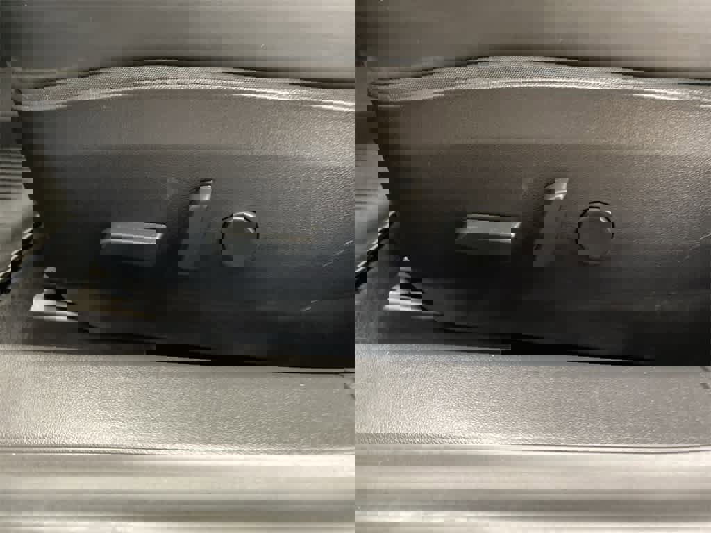 Used 2018 Tesla Model 3 Long Range image 14