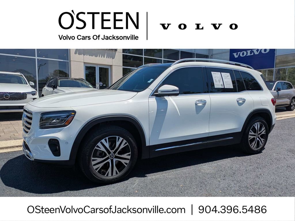 Used 2025 Mercedes-Benz GLB 250 4MATIC image 1
