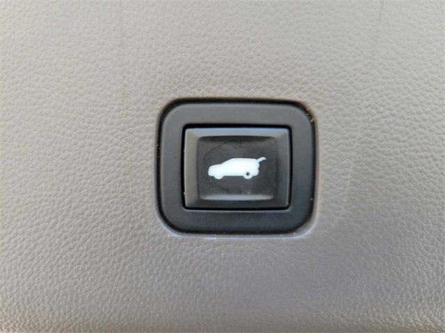 Used 2019 Chevrolet Traverse LT image 9