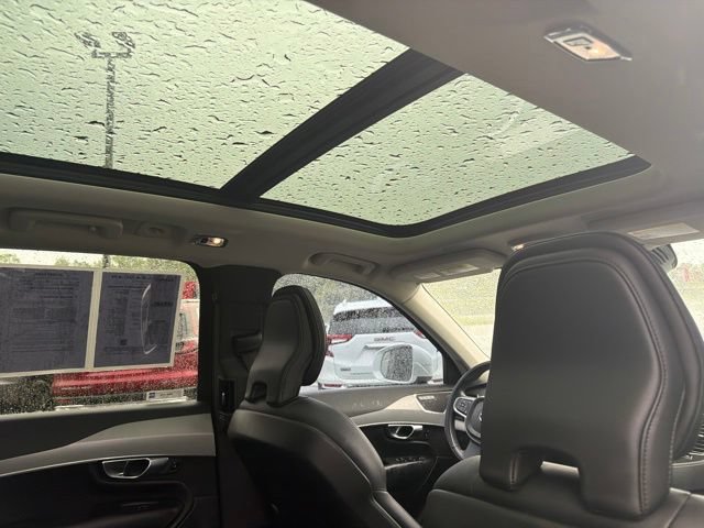 Used 2022 Volvo XC90 T5 Momentum w/ Climate Package AWD/4WD image 17