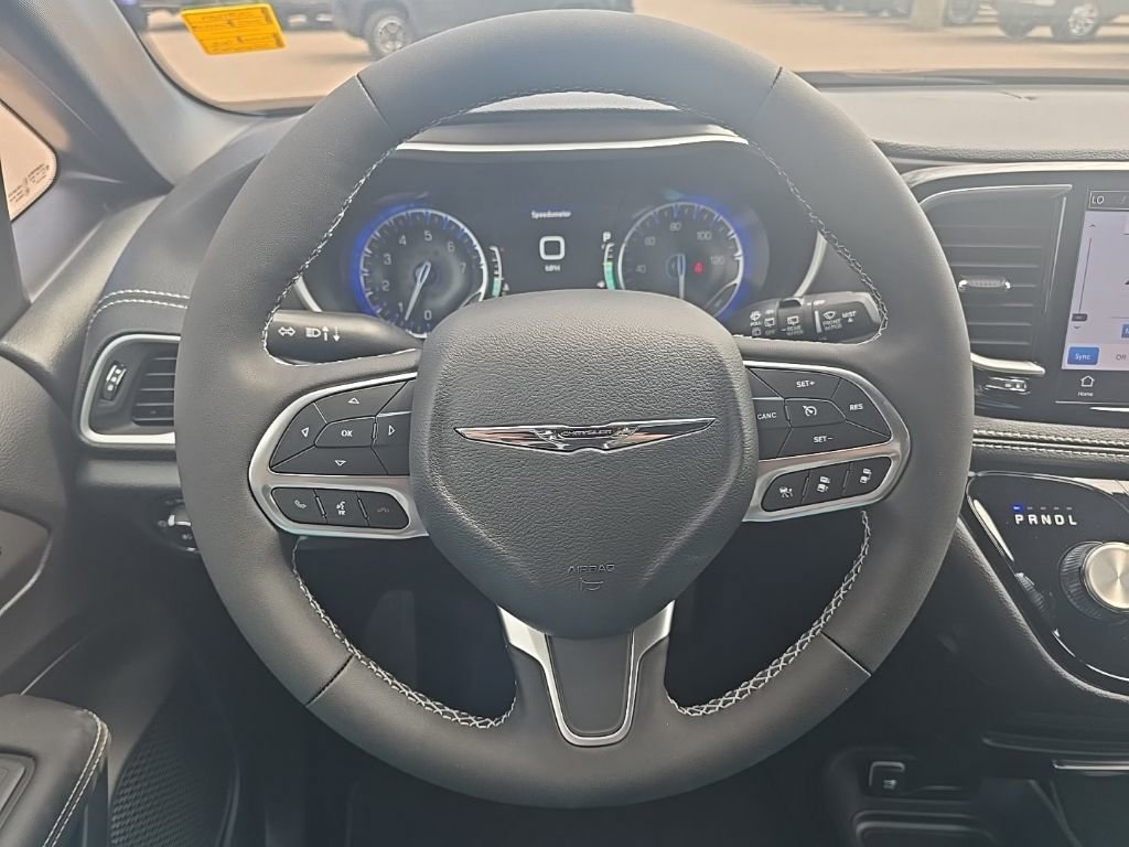 New 2025 Chrysler Pacifica Select image 10