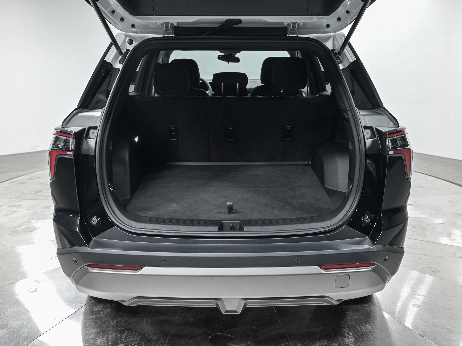 Used 2025 Chevrolet Equinox LT FWD image 6