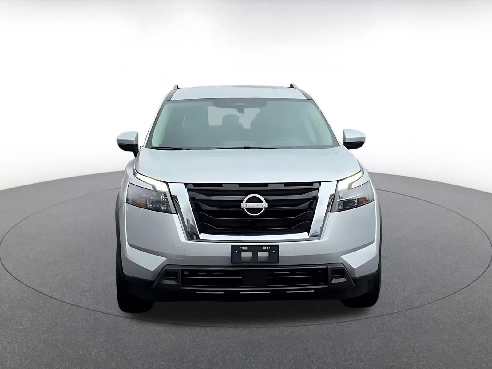 Used 2025 Nissan Pathfinder SV AWD/4WD image 4