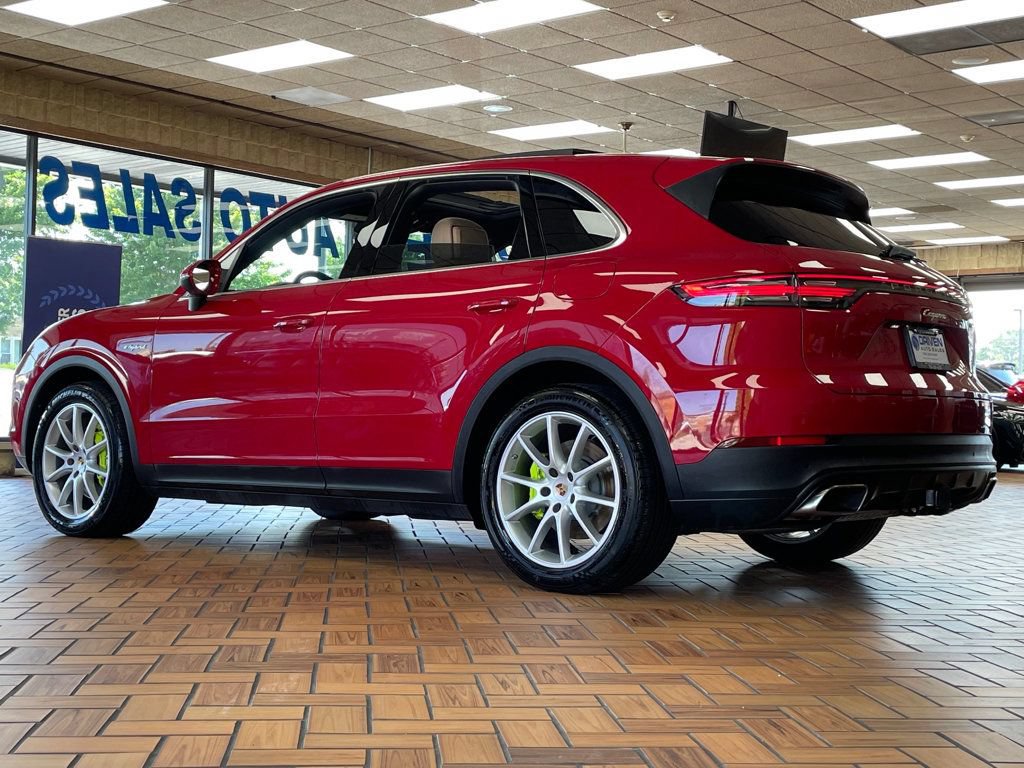 Used 2023 Porsche Cayenne w/ Premium Package AWD/4WD image 6