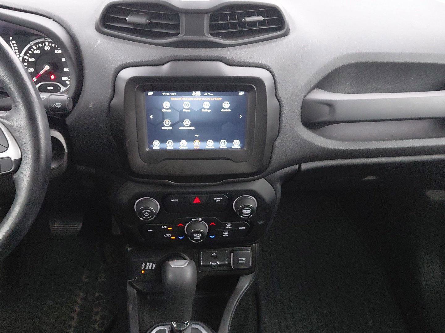 Used 2020 Jeep Renegade Latitude w/ Cold Weather Group AWD/4WD image 38