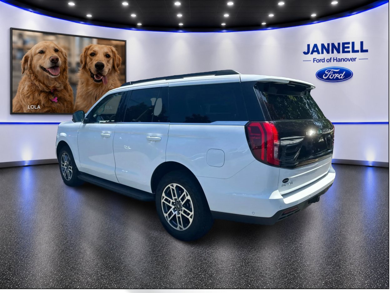 Used 2025 Ford Expedition Active AWD/4WD image 8