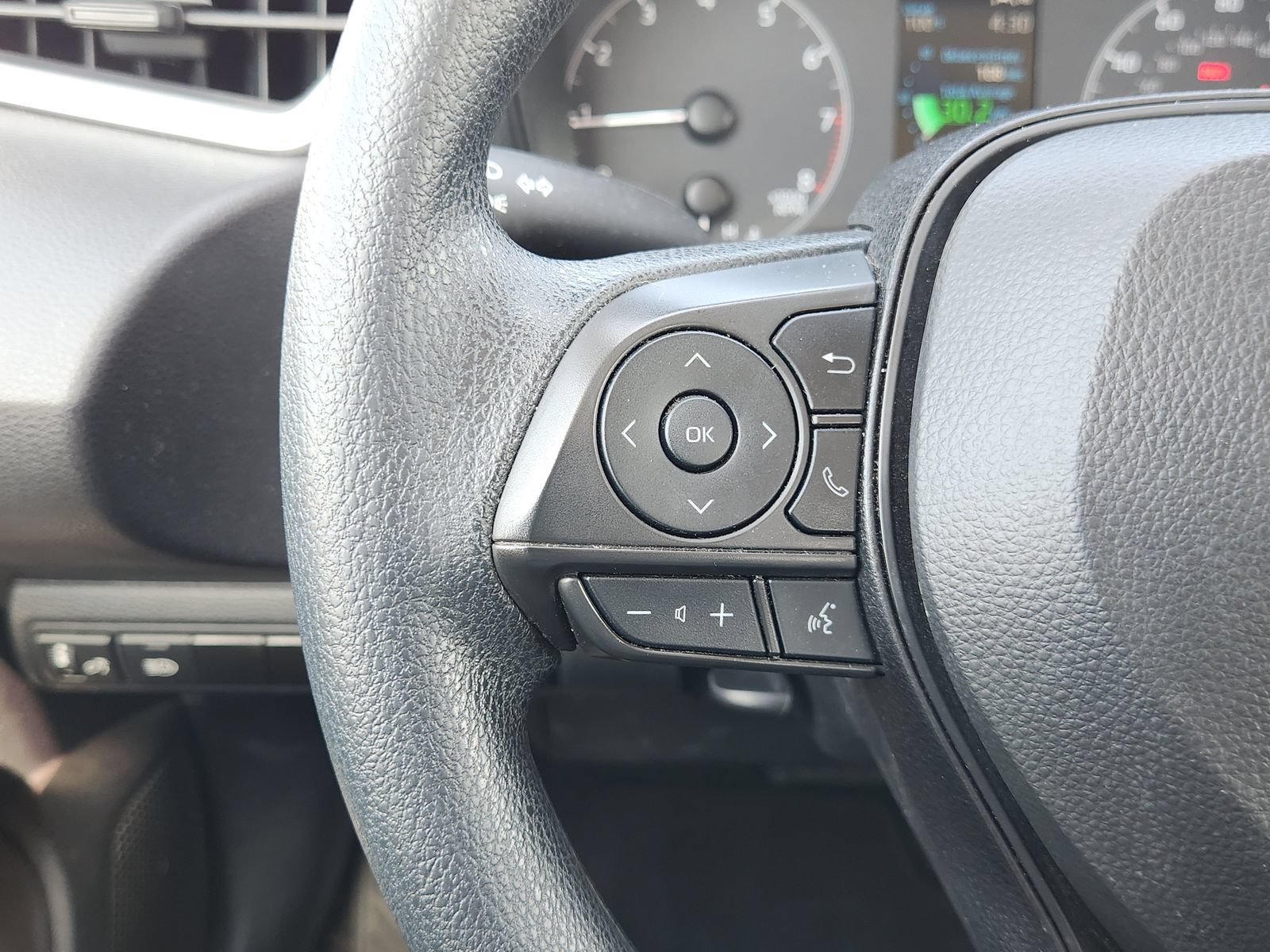 Used 2024 Toyota Corolla LE FWD image 32