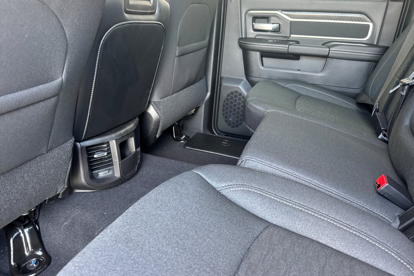 New 2027 RAM 3500 Big Horn AWD/4WD image 11