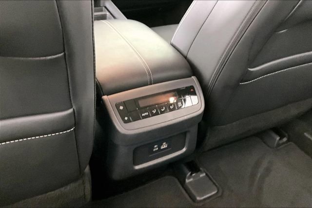 Used 2025 Nissan Pathfinder SL image 9