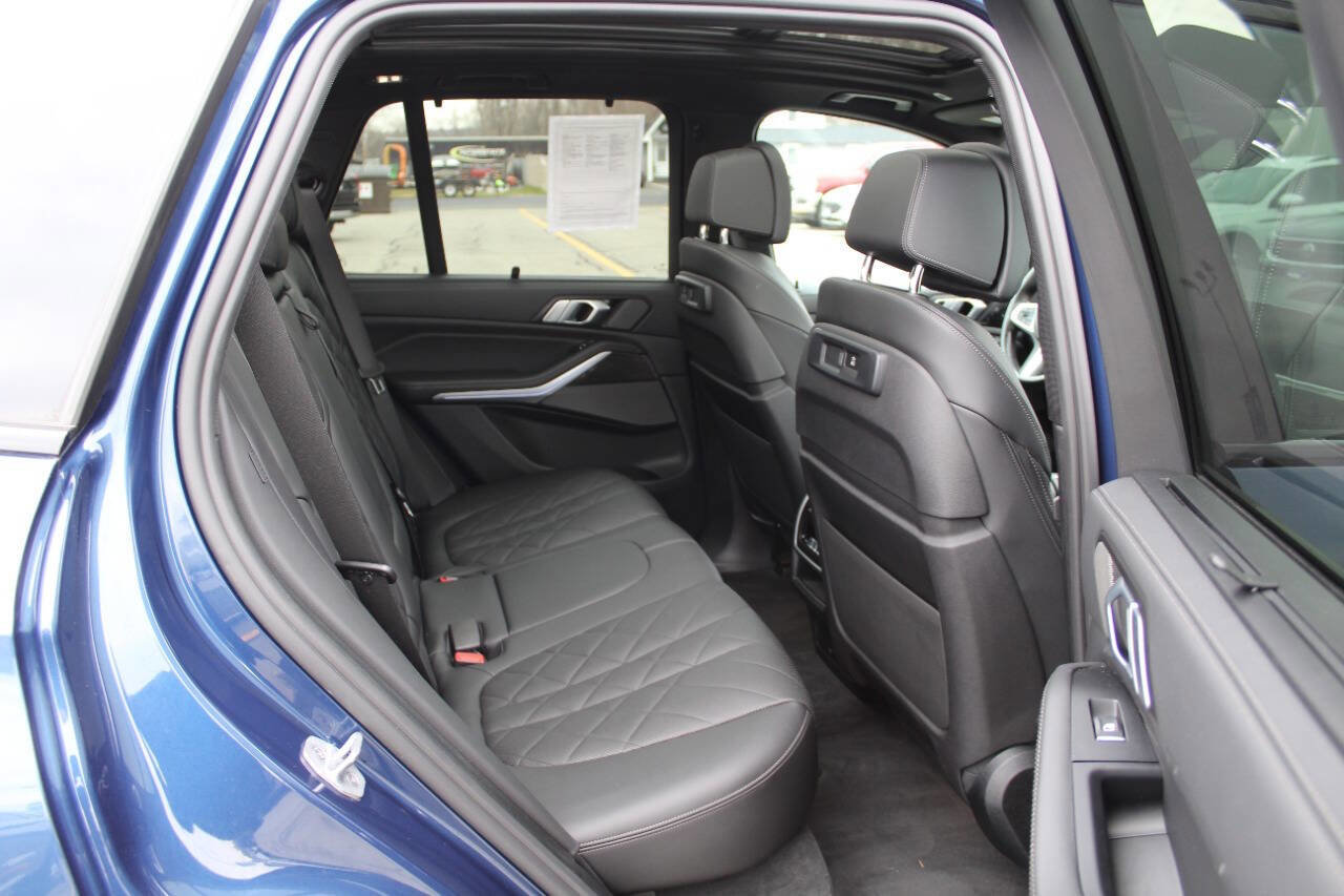 Used 2023 BMW X5 M50i w/ Climate Comfort Package image 18