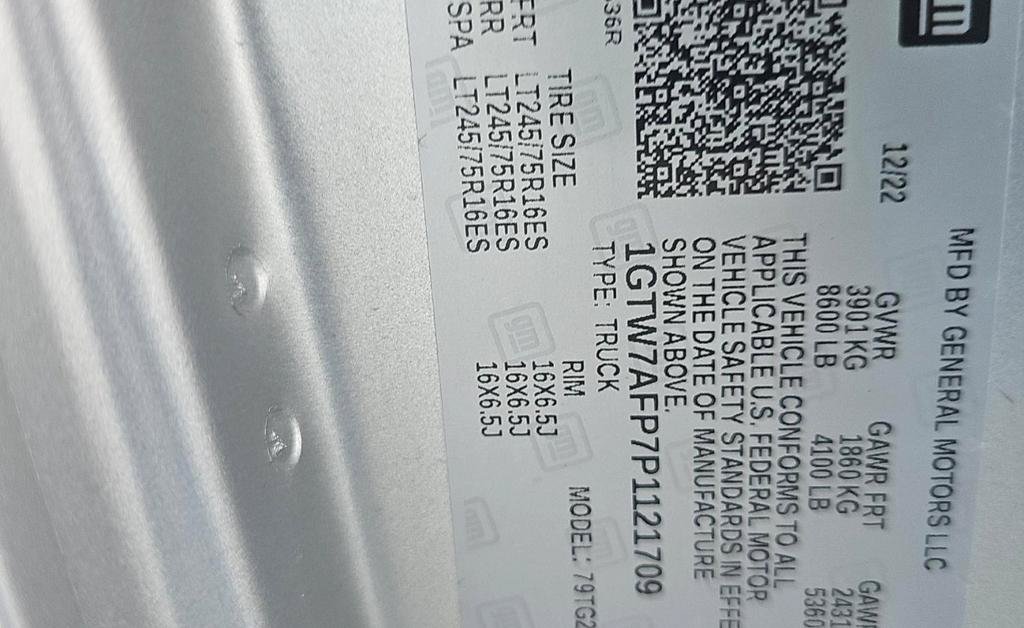 Used 2023 GMC Savana 2500 RWD image 17