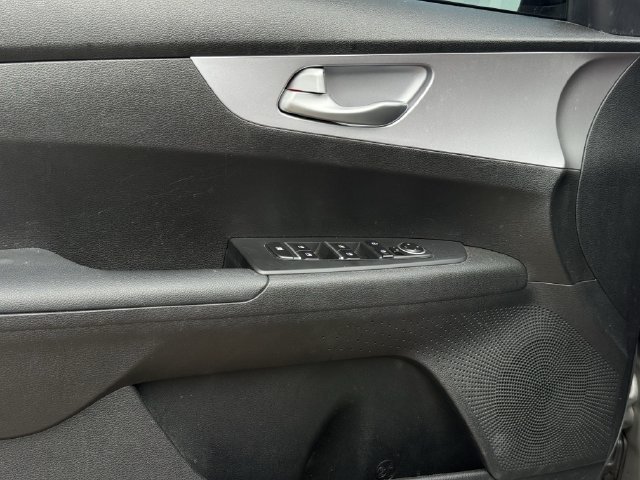 Used 2024 Kia Forte LXS w/ LXS Technology Package FWD image 22