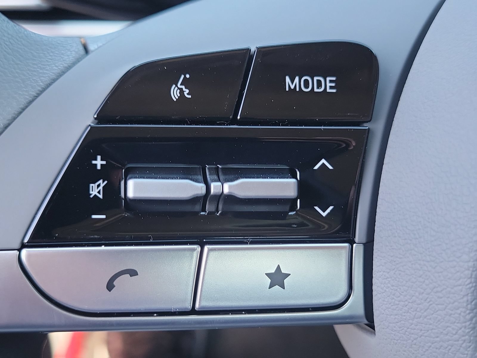 New 2026 Hyundai Elantra SE FWD image 8