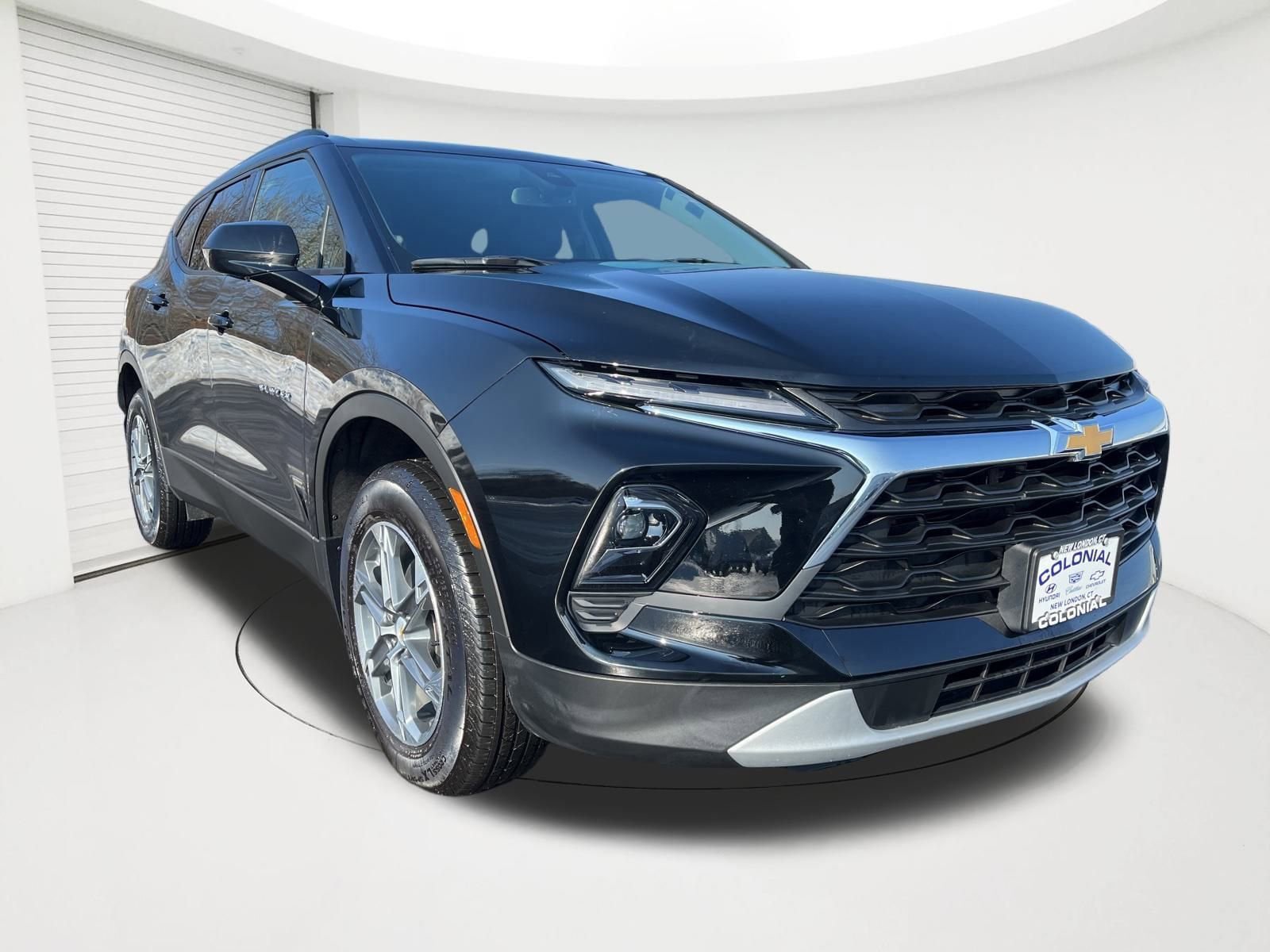 New 2025 Chevrolet Blazer LT w/ Convenience Package AWD/4WD image 3