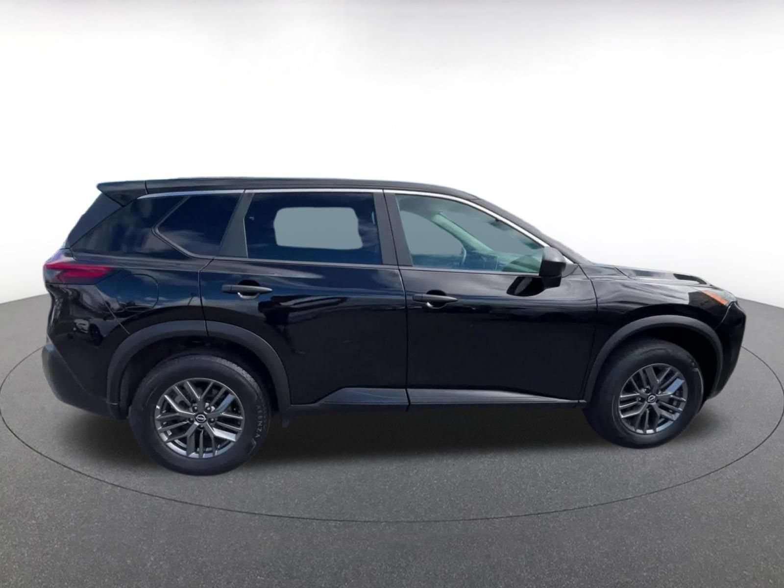 Used 2023 Nissan Rogue S FWD image 15