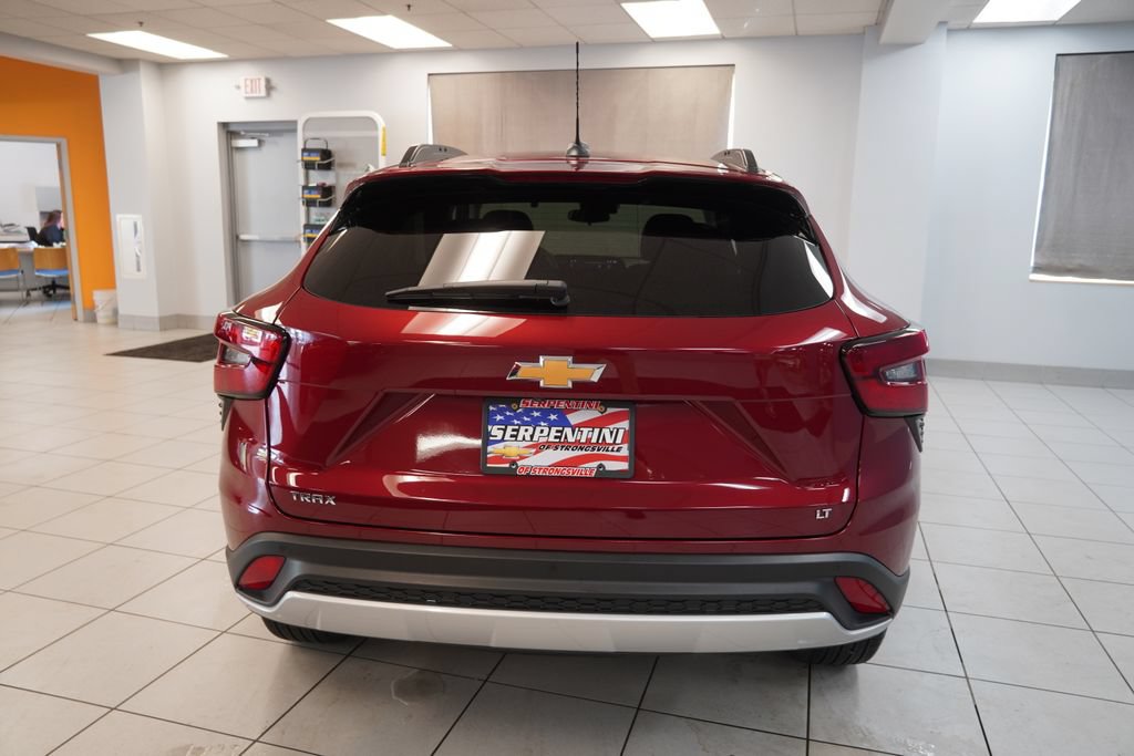 Used 2025 Chevrolet Trax LT w/ Driver Confidence Package FWD image 7