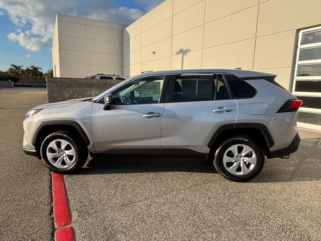 Used 2024 Toyota RAV4 LE image 8