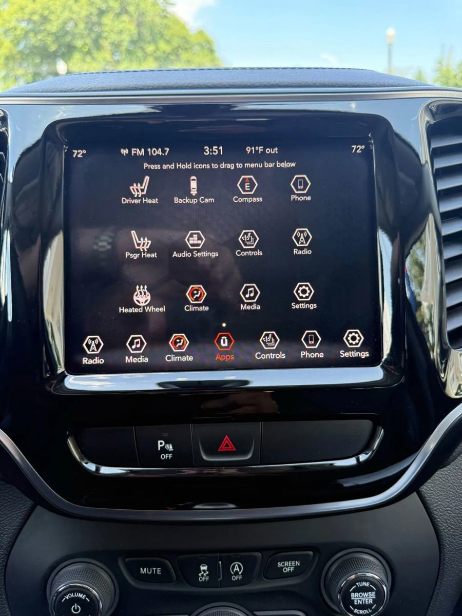 Used 2019 Jeep Cherokee Limited AWD/4WD image 23