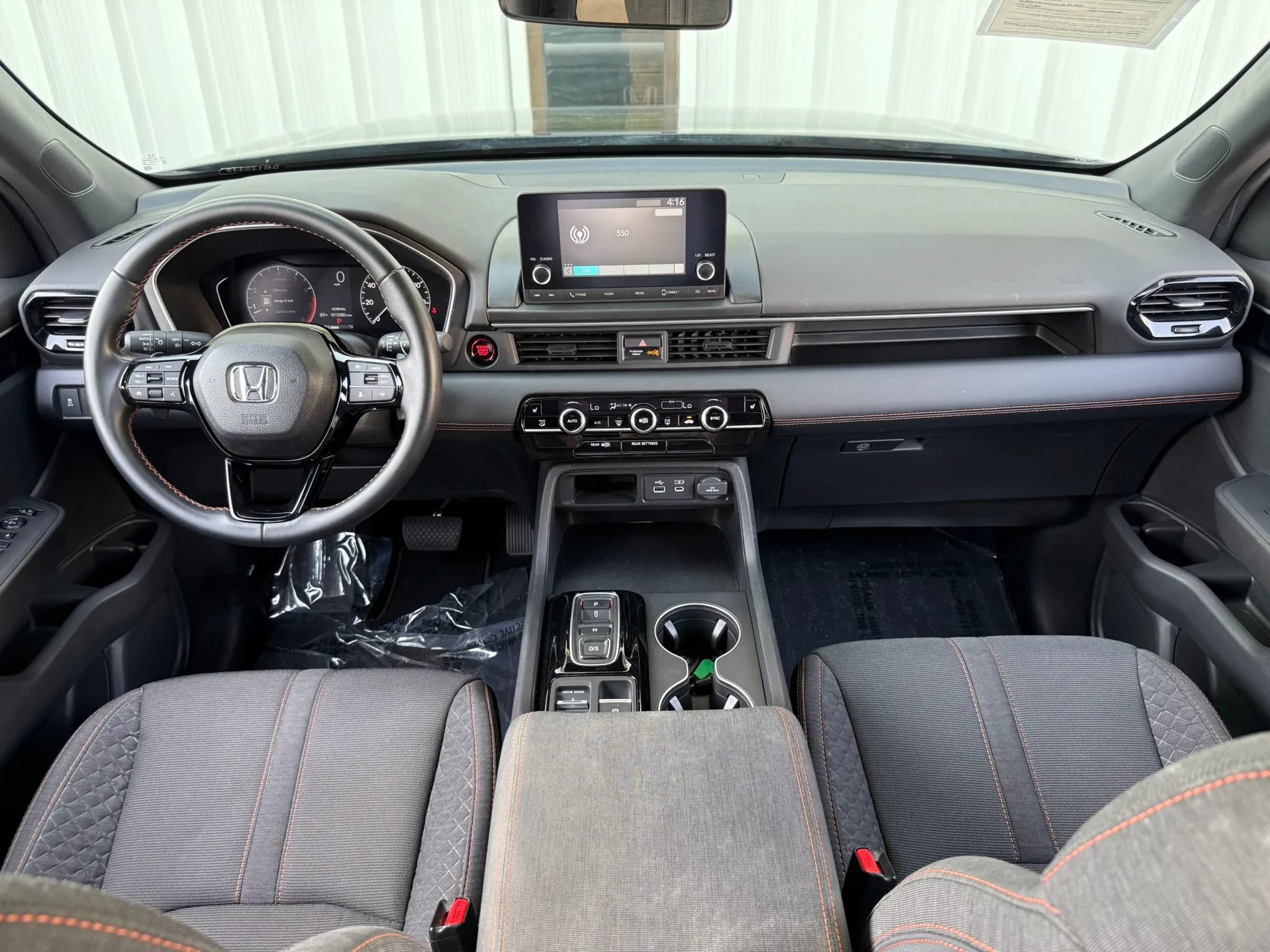 Used 2025 Honda Pilot Sport image 15
