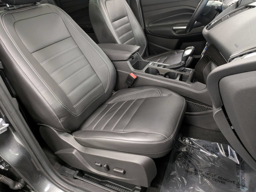 Used 2018 Ford Escape Titanium w/ Ford Safe & Smart Package AWD/4WD image 29