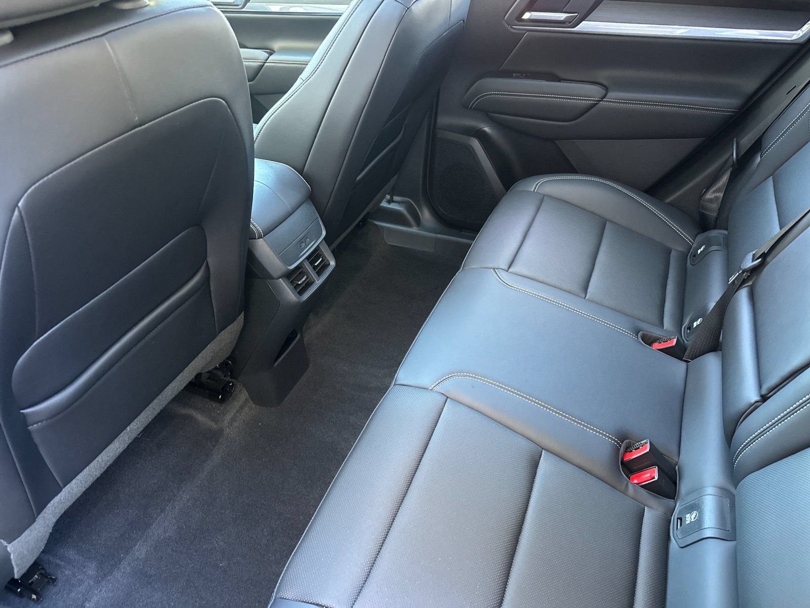 Used 2026 GMC Terrain Elevation w/ Elevation Premium Package AWD/4WD image 12