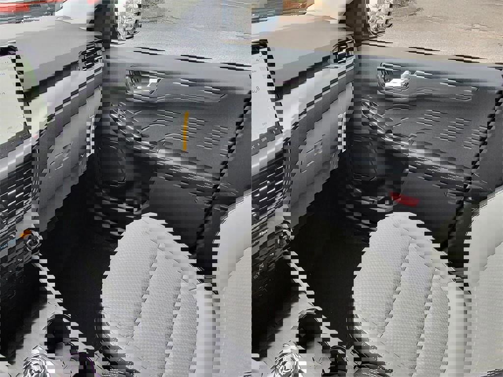 New 2024 Ford Escape SE image 46