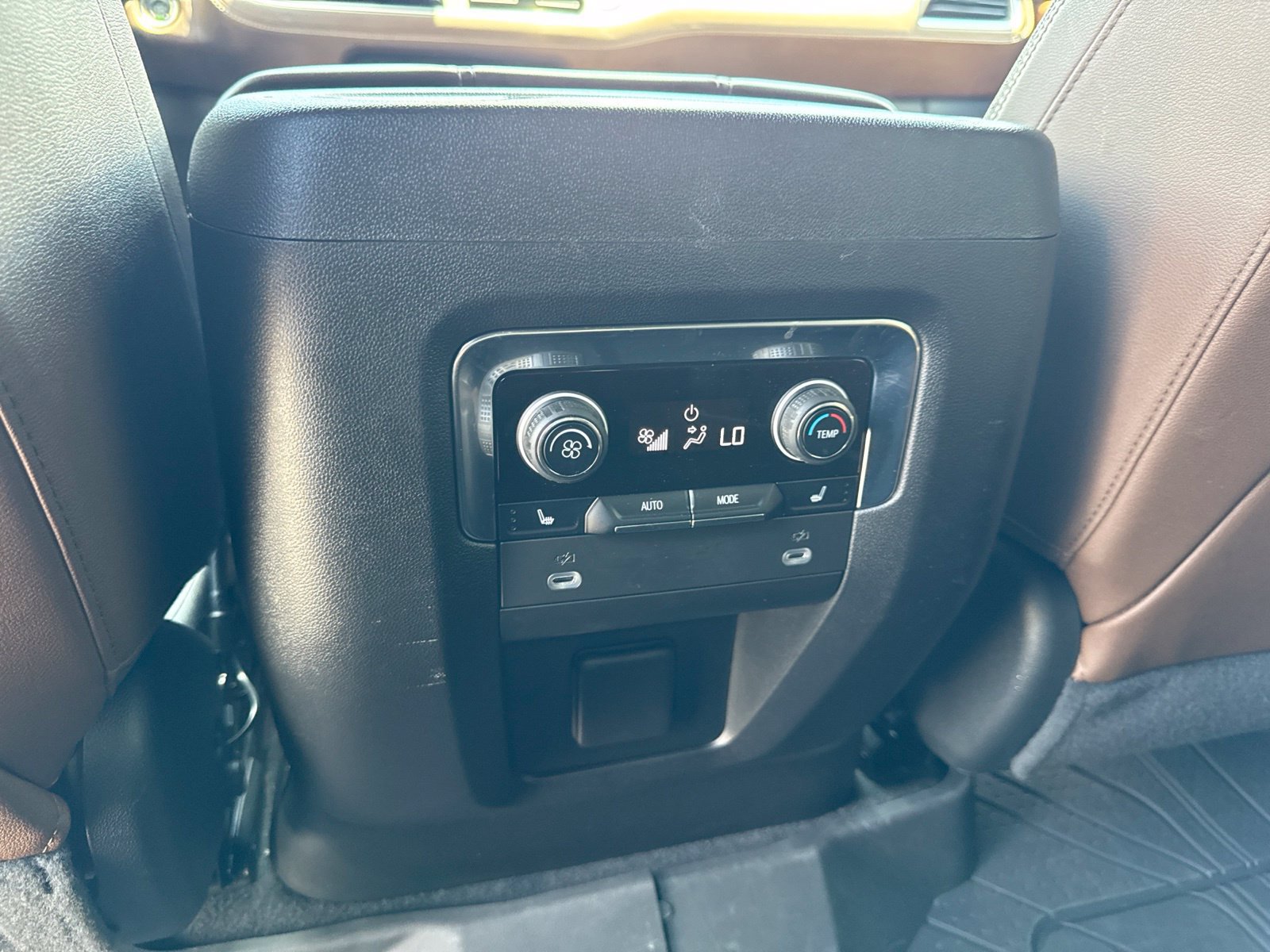 Used 2023 Chevrolet Tahoe High Country AWD/4WD image 18