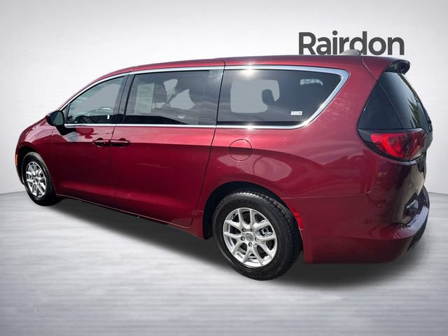 Used 2023 Chrysler Voyager LX FWD image 5