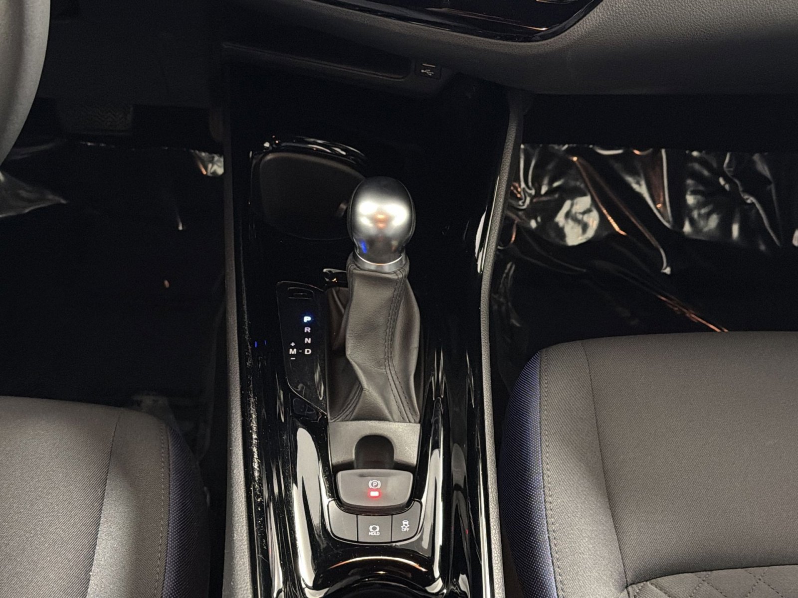 Used 2021 Toyota C-HR XLE image 21