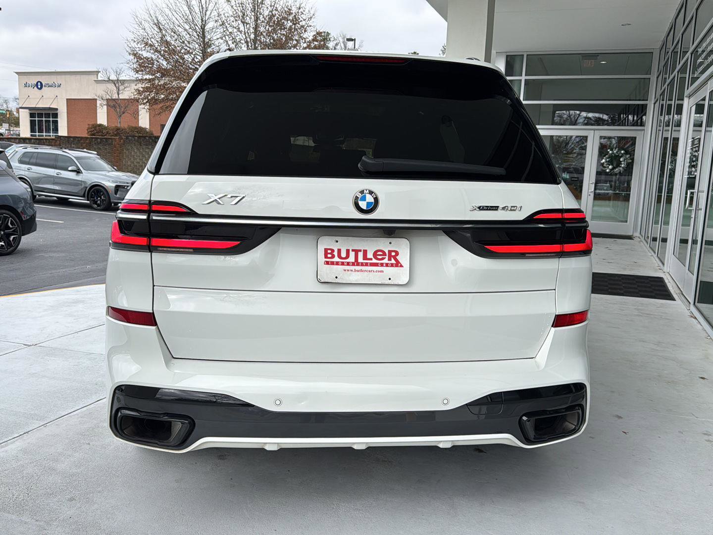 Used 2023 BMW X7 xDrive40i w/ Executive Package image 4