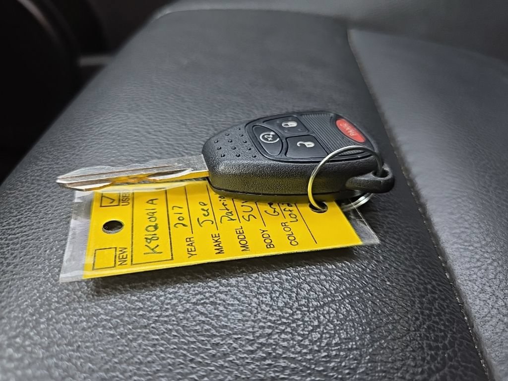 Used 2017 Jeep Patriot High Altitude AWD/4WD image 15