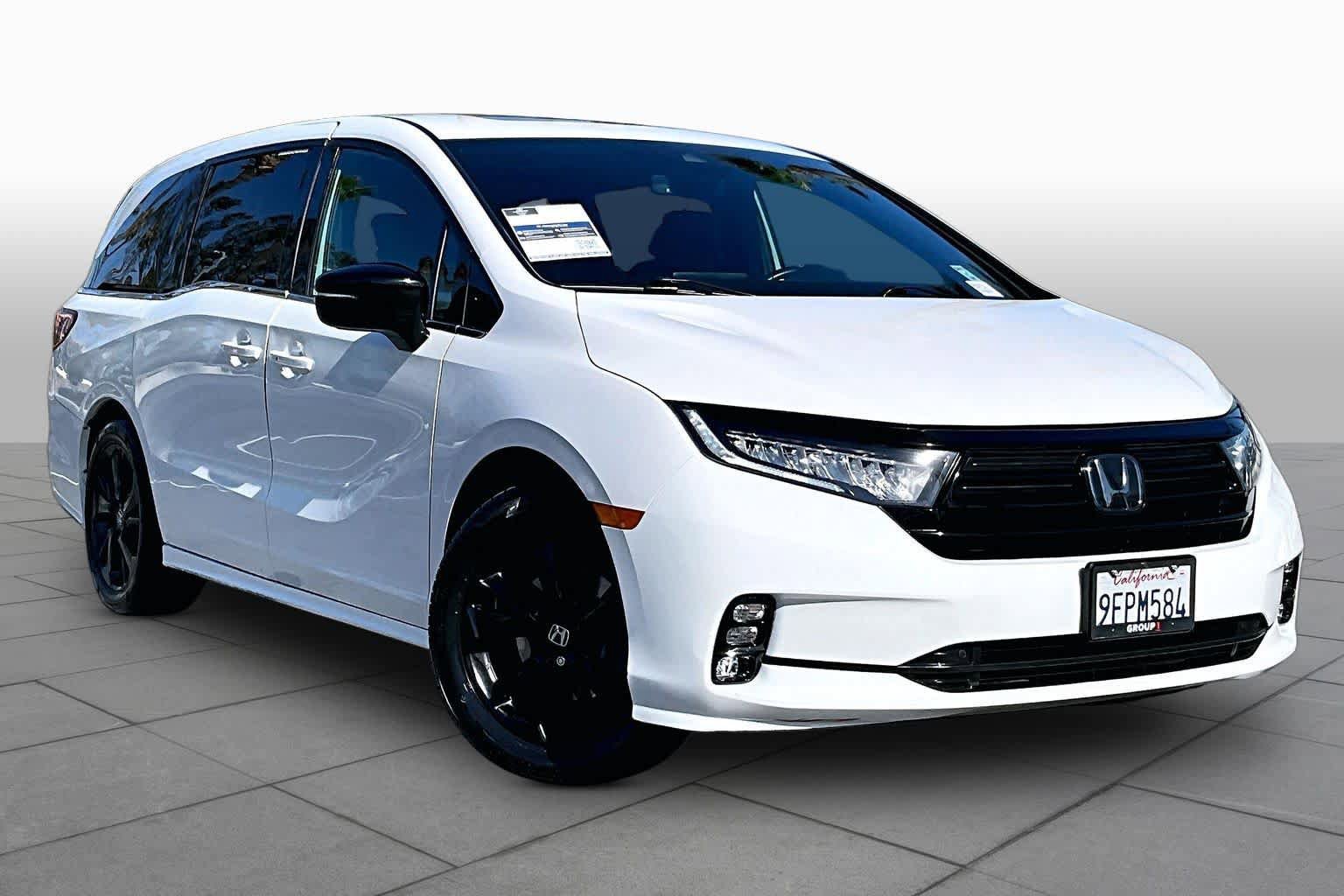 Used 2023 Honda Odyssey Sport image 2