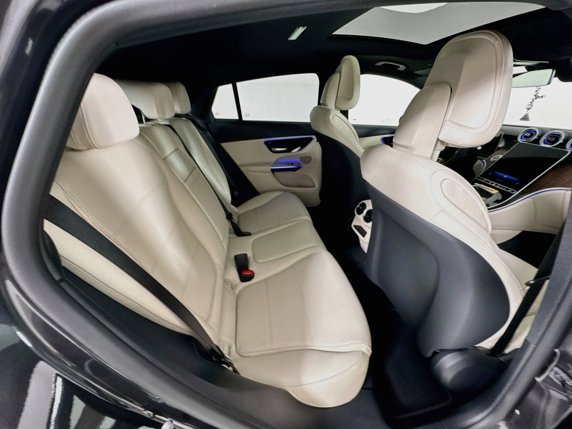 New 2027 Mercedes-Benz GLC 300 4MATIC image 29