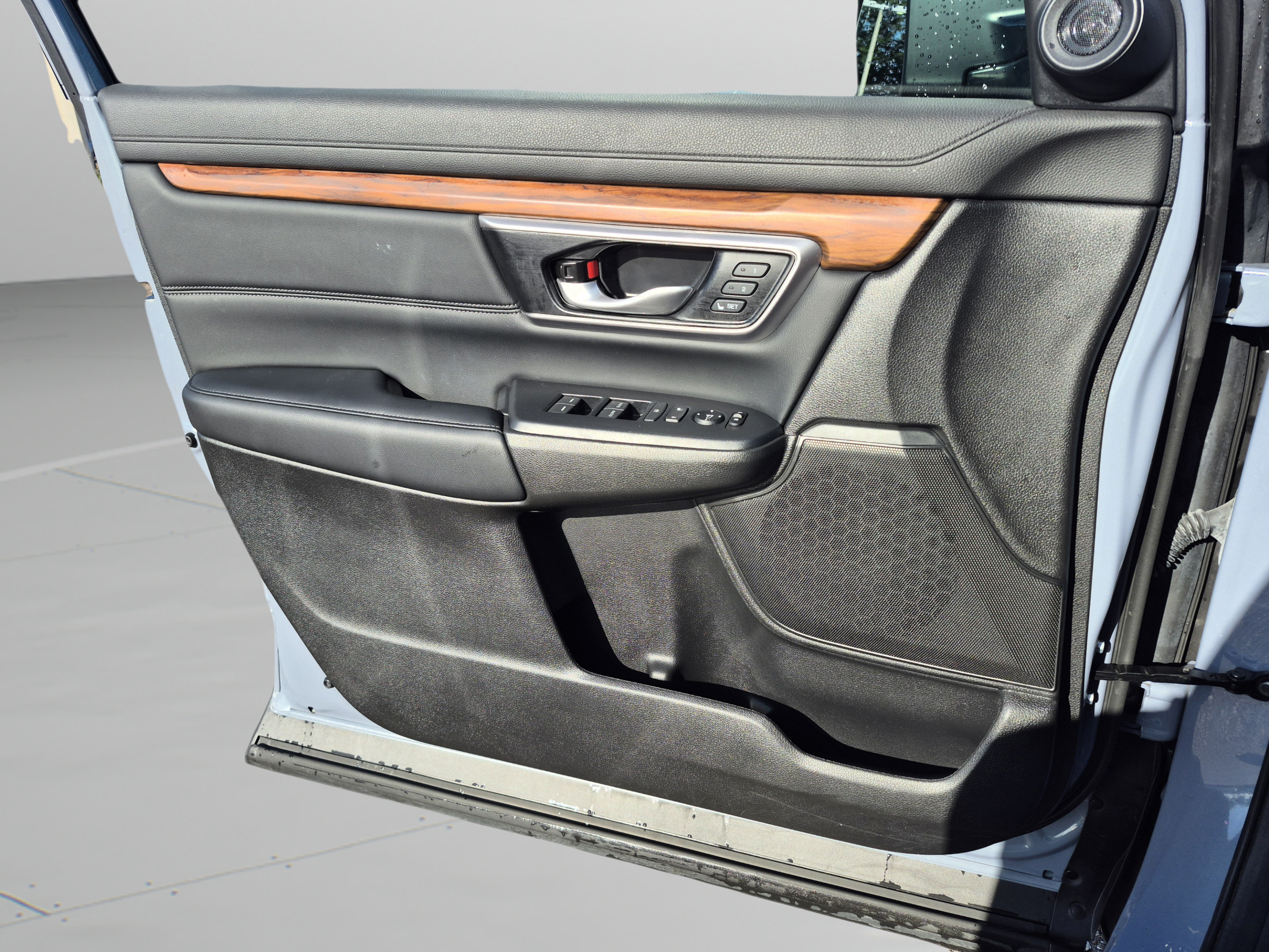Used 2022 Honda CR-V Touring image 23