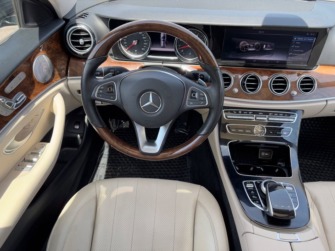 Used 2017 Mercedes-Benz E 400 4MATIC Wagon image 13