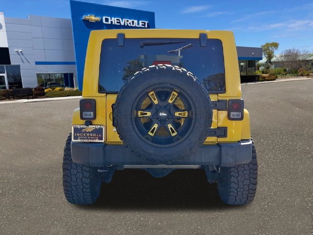 Used 2015 Jeep Wrangler Unlimited Sahara w/ Connectivity Group AWD/4WD image 24