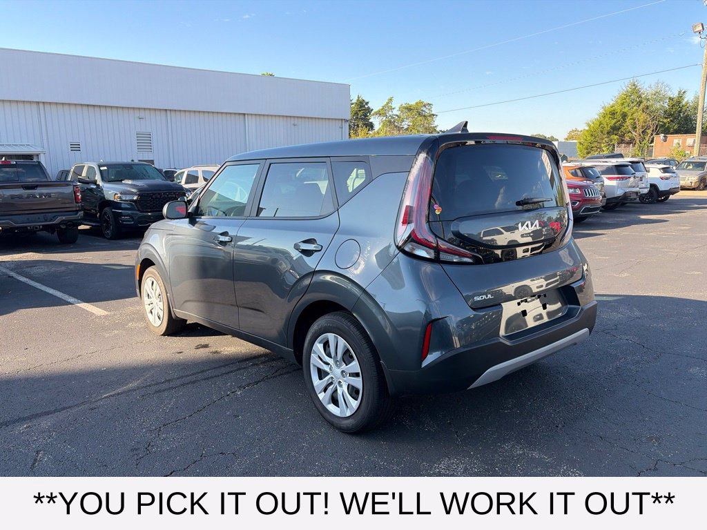Used 2025 Kia Soul LX FWD image 4