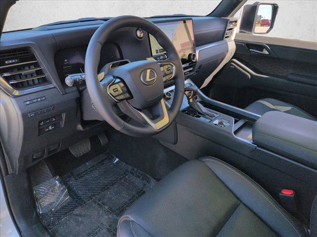 Used 2025 Lexus GX 550 w/ Accessory Package (2T) image 11