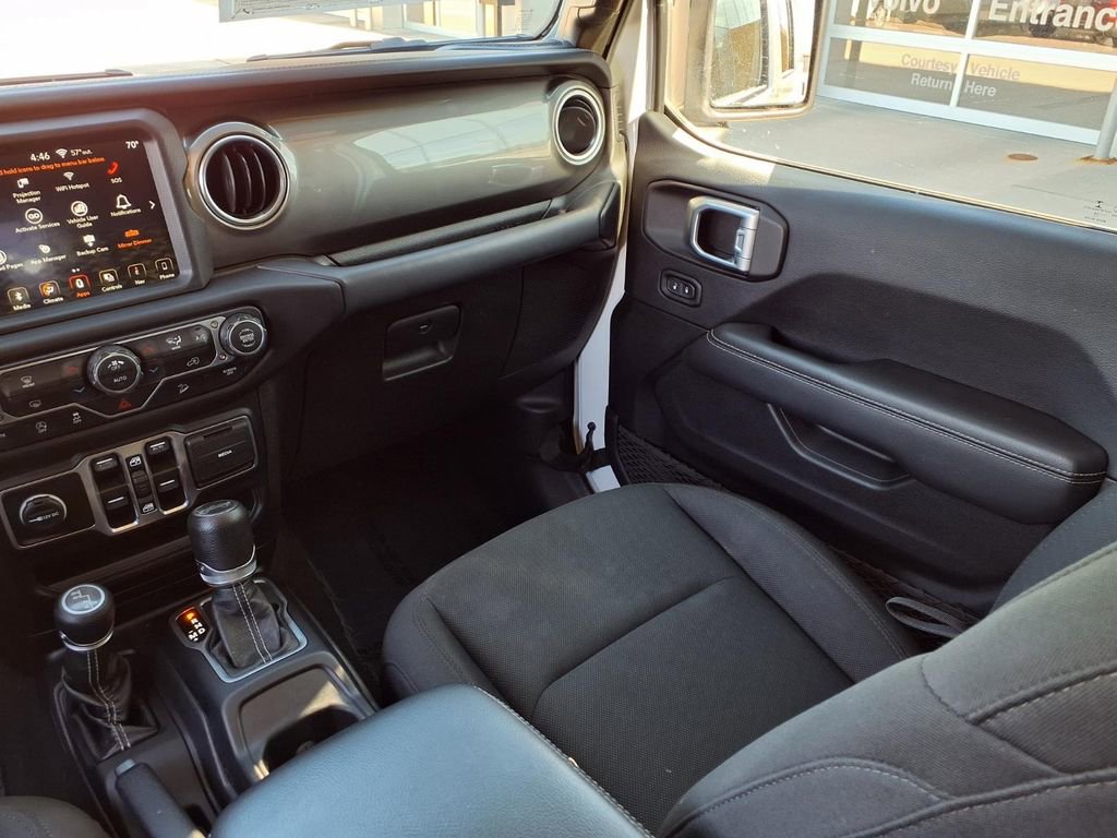 Used 2019 Jeep Wrangler Unlimited Sahara w/ Uconnect 4C Nav & Sound Group AWD/4WD image 19