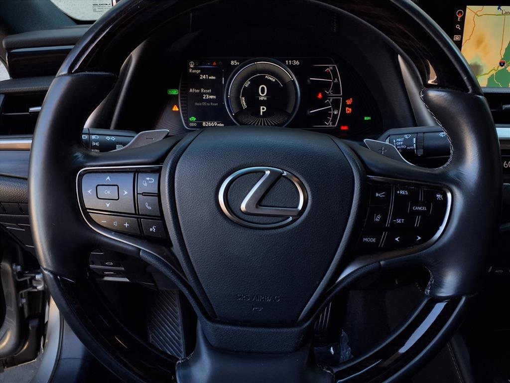 Used 2020 Lexus ES 300h w/ Luxury Package image 12