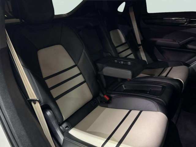 Used 2022 Porsche Cayenne Turbo GT image 50