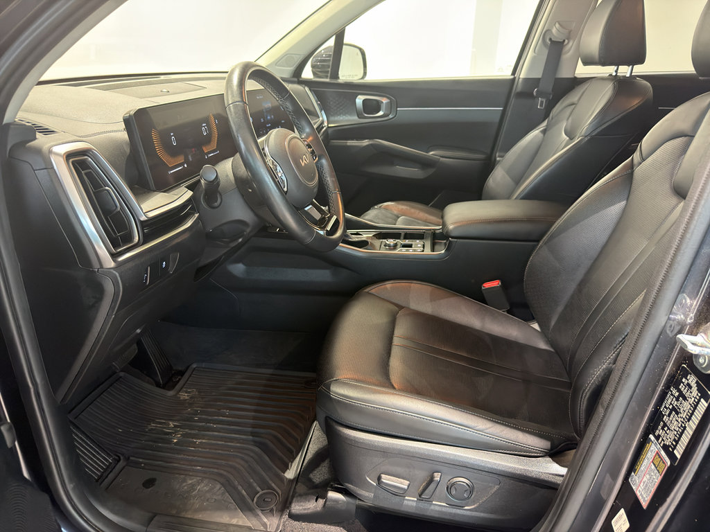 Certified 2025 Kia Sorento S FWD image 13