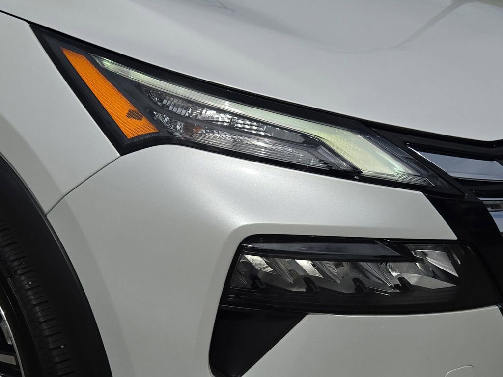 Used 2024 Nissan Rogue SL w/ SL Premium Package image 5