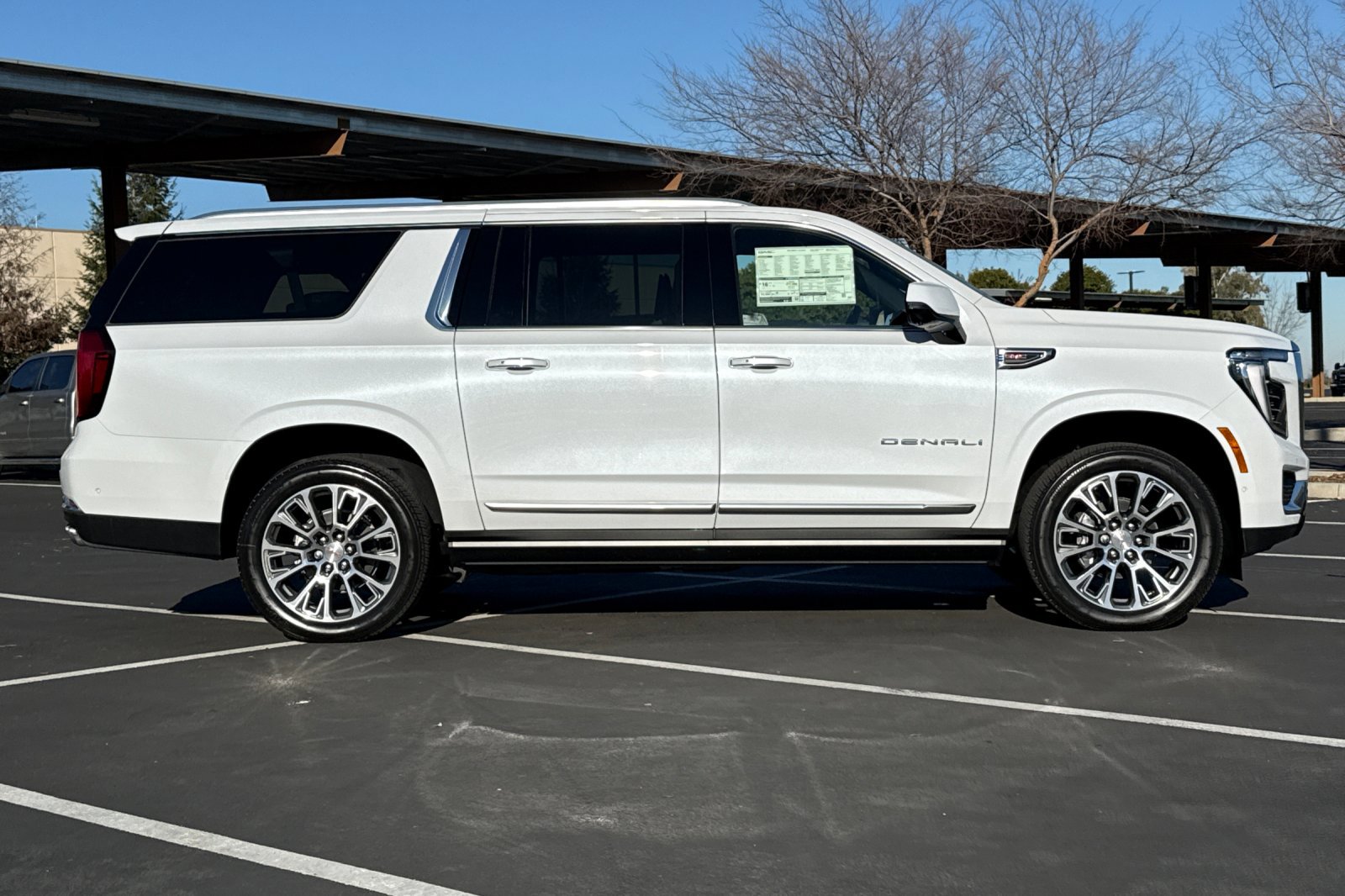 New 2026 GMC Yukon XL Denali w/ Denali Reserve Package video 3